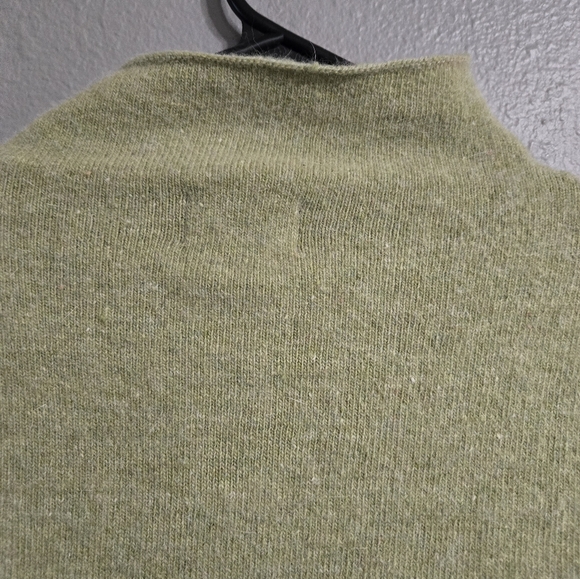 Vintage American Eagle Outfitters Green Fuzzy Cropped Mocked Neck Sweater Size L - Picture 7 of 12